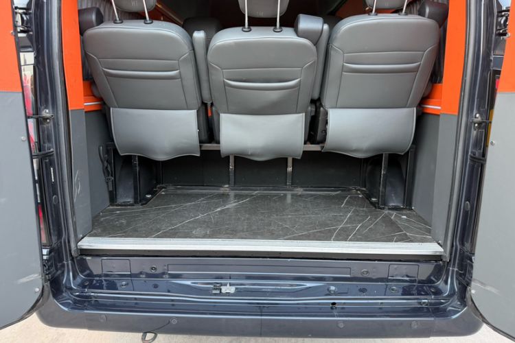 Used JMC Fushun 2023 2.0T Manual Mid-Roof Mid-Height Passenger Version Business-Class 9-Seater (Non-Commercial) Interior 6