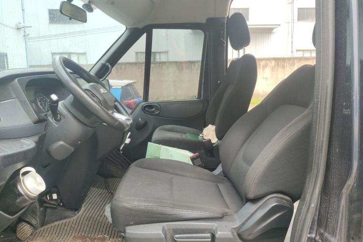 Used JMC Fushun 2023 2.0T Automatic Mid-Range Mid-Roof Commercial Multi-Purpose 6-Seater Passenger Vehicle Left Front Seat