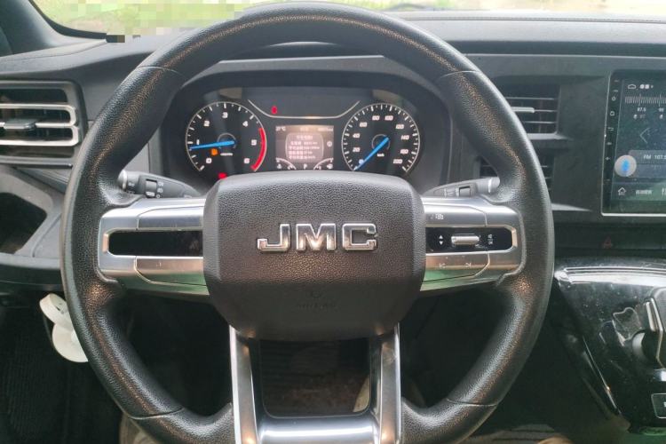 Used JMC Fushun 2023 2.0T Automatic Mid-Range Mid-Roof Commercial Multi-Purpose 6-Seater Passenger Vehicle Steering Wheel