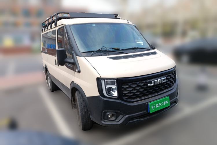 Used JMC Fushun 2023 2.0T Manual Short-Wheelbase Low-Roof Commercial Multi-Purpose Passenger Vehicle 6 Seats with Dual-Opening Tailgate Front Right 45 Deg