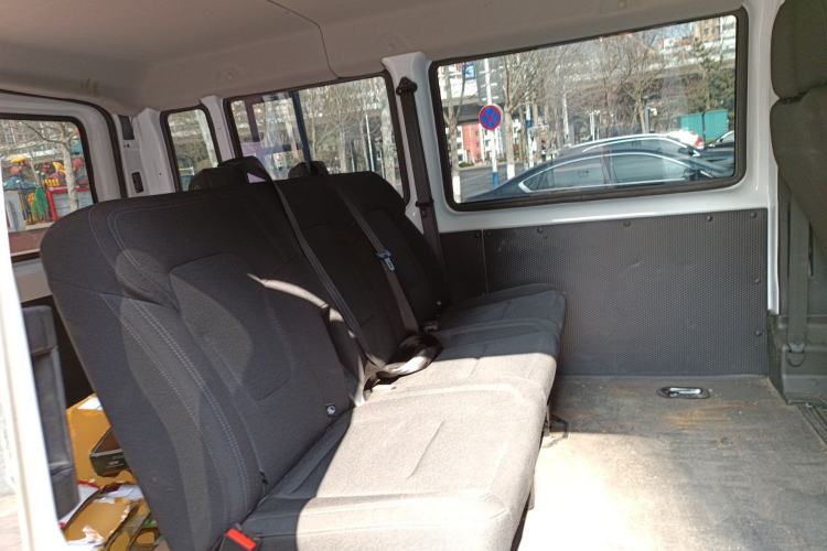 Used JMC Fushun 2023 2.0T Manual Short-Wheelbase Low-Roof Commercial Multi-Purpose Passenger Vehicle 6 Seats with Dual-Opening Tailgate Left Rear Seat