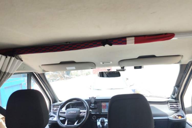 Used JMC Fushun 2023 2.0T Automatic Short-Wheelbase Low-Roof Commercial & Multi-Purpose Passenger Vehicle 6-Seater with Dual-Opening Tailgate Headliner