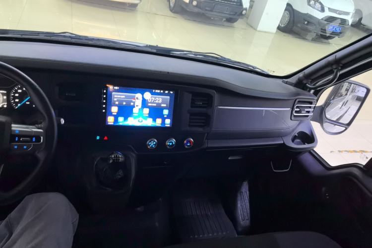 Used JMC Fushun 2023 2.0T Manual Short-Wheelbase Low-Roof Commercial Multi-Purpose Passenger Vehicle 6 Seats with Dual-Opening Tailgate Headliner
