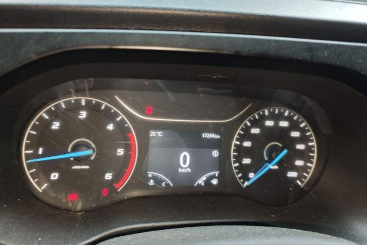 Used JMC Fushun 2023 2.0T Manual Short-Wheelbase Low-Roof Commercial Multi-Purpose Passenger Vehicle 6 Seats with Dual-Opening Tailgate Instrument Cluster