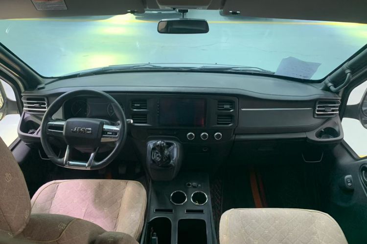 Used JMC Fushun 2023 2.0T Manual Mid-axle Mid-roof Commercial Multi-purpose 6-Seater Passenger Vehicle Interior 1