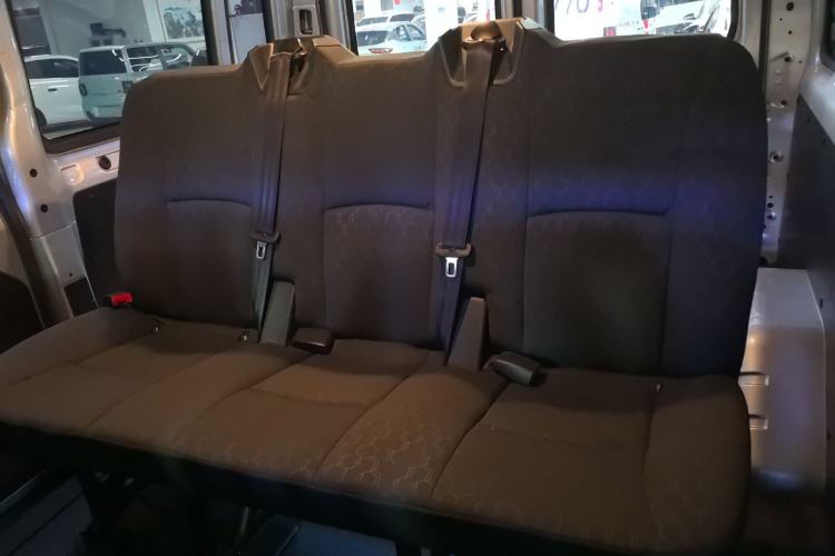 Used JMC Fushun 2023 2.0T Manual Short-Wheelbase Low-Roof Commercial Multi-Purpose Passenger Vehicle 6 Seats with Dual-Opening Tailgate Left Rear Seat