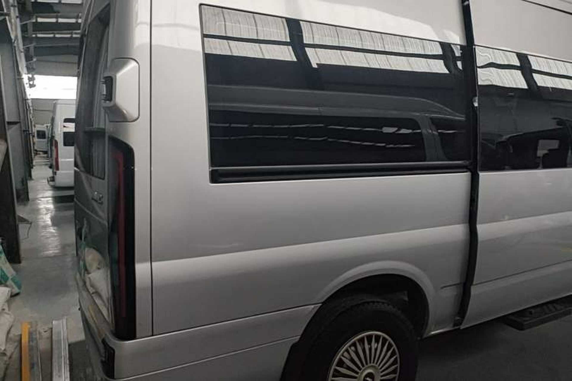 Used JMC Fushun 2023 2.0T Manual Mid-axle Mid-roof Commercial Multi-purpose 6-Seater Passenger Vehicle Rear Right 45 Deg