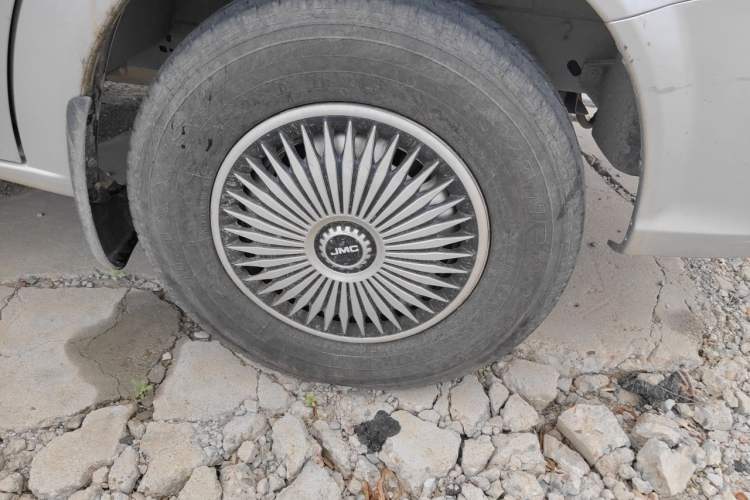 Used JMC Fushun  Right Front Wheel Hub
