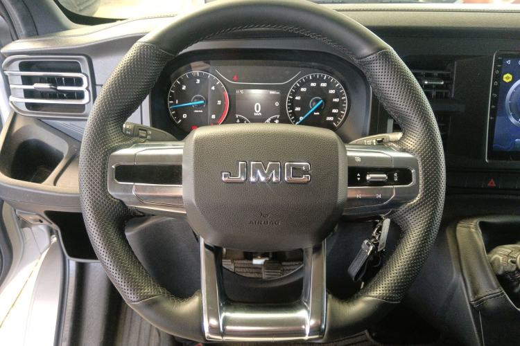 Used JMC Fushun 2023 2.0T Manual Short Wheelbase Low-Roof Commercial Multi-Purpose Passenger Vehicle 6 Seats with Lift-Up Tailgate Steering Wheel