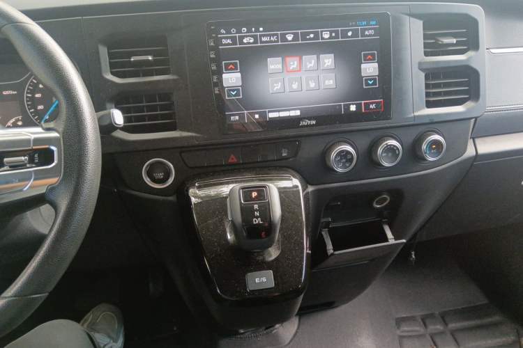 Used JMC Fushun 2023 2.0T Automatic Short-Wheelbase Low-Roof Commercial & Multi-Purpose Passenger Vehicle 6-Seater with Dual-Opening Tailgate Audio And AC Panel