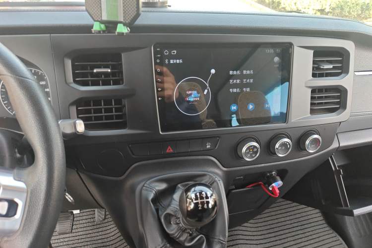 Used JMC Fushun 2023 2.0T Manual Short Wheelbase Mid-Height Passenger Version Business-Class 7-Seater (Non-Commercial) Audio And AC Panel