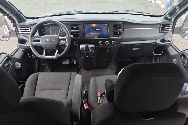 Used JMC Fushun 2023 2.0T Automatic Short-Wheelbase Mid-Height Commercial Multi-Purpose Passenger Vehicle 5 Seats Center Console
