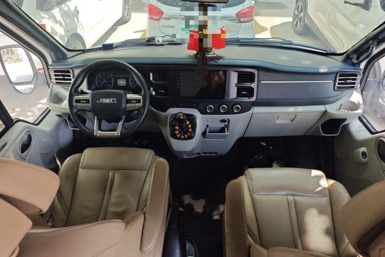 Used JMC Fushun 2023 2.0T Manual Mid-Roof Mid-Height Passenger Version Business-Class 9-Seater (Non-Commercial) Center Console