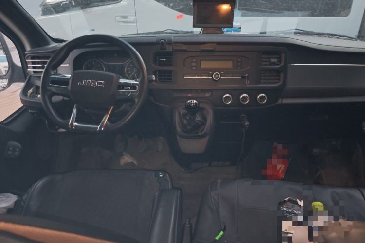 Used JMC Fushun 2023 2.0T Manual Short-Wheelbase Low-Roof Commercial Multi-Purpose Passenger Vehicle 6 Seats with Dual-Opening Tailgate Center Console