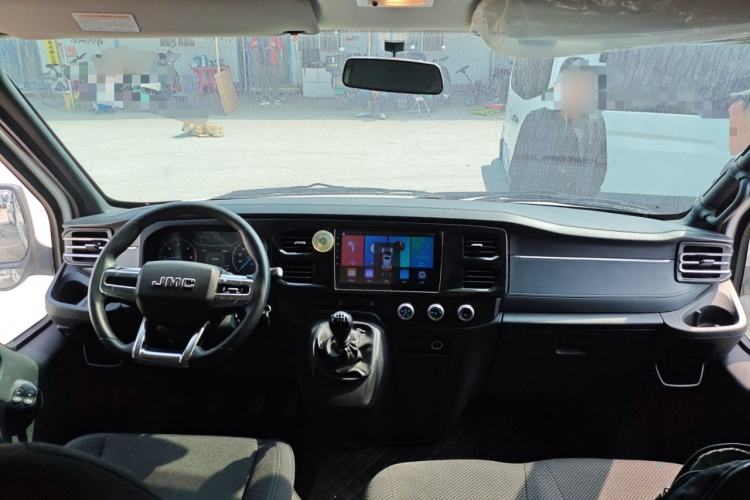 Used JMC Fushun 2023 2.0T Manual Short Wheelbase Low-Roof Commercial Multi-Purpose Passenger Vehicle 6 Seats with Lift-Up Tailgate Center Console