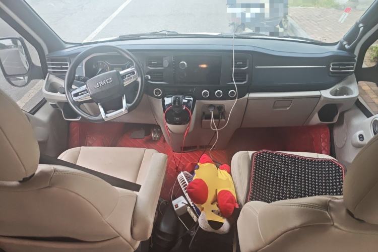 Used JMC Fushun 2023 2.0T Automatic Mid-Roof Business Class 9 (Non-Commercial) Center Console