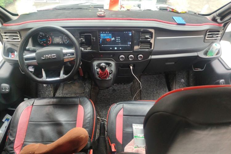 Used JMC Fushun 2023 2.0T Manual Mid-Drive Mid-Roof Commercial Multi-Purpose 7-Seater Passenger Vehicle Center Console