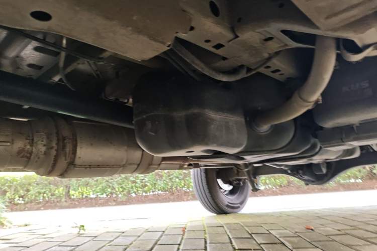 Used JMC Fushun 2023 2.0T Manual Short-Wheelbase Low-Roof Commercial Multi-Purpose Passenger Vehicle 6 Seats with Dual-Opening Tailgate Chassis Front Left