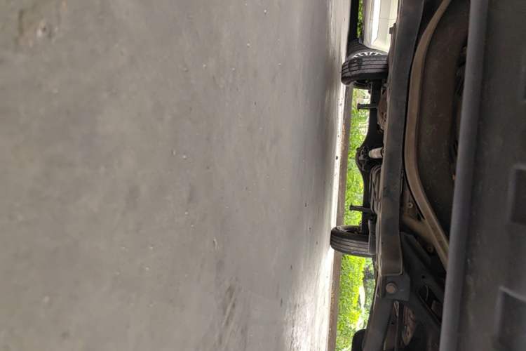 Used JMC Fushun 2023 2.0T Manual Short-Wheelbase Low-Roof Commercial Multi-Purpose Passenger Vehicle 6 Seats with Dual-Opening Tailgate Chassis Front