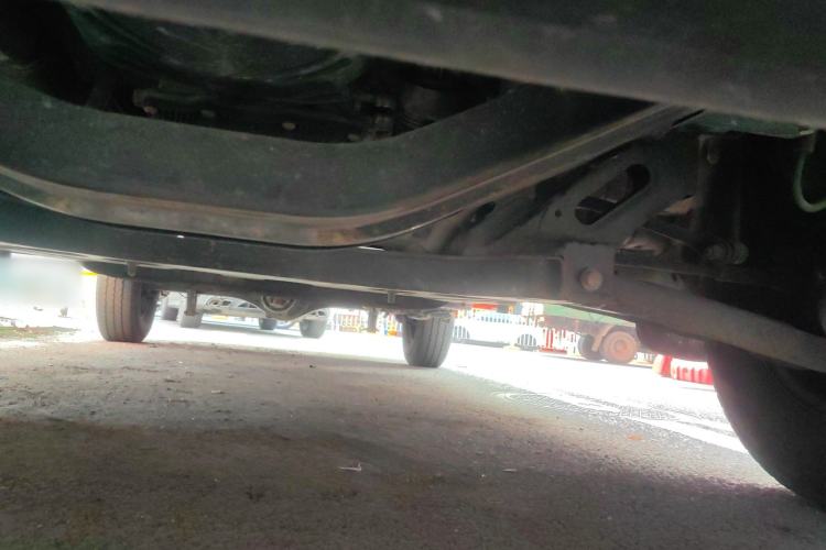 Used JMC Fushun 2023 2.0T Automatic Mid-Range Mid-Roof Commercial Multi-Purpose 7-Seater Passenger Vehicle Chassis Front