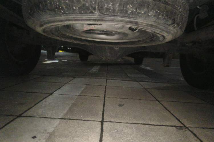 Used JMC Fushun 2023 2.0T Manual Mid-axle Mid-roof Business-Class 9-Seater (Non-Commercial) Chassis Rear