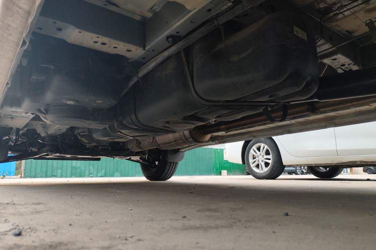 Used JMC Fushun 2023 2.0T Manual Mid-Drive Mid-Roof Commercial Multi-Purpose 7-Seater Passenger Vehicle Chassis Rear Left