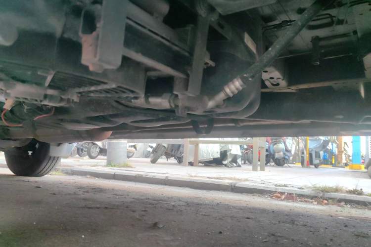 Used JMC Fushun 2023 2.0T Automatic Mid-Range Mid-Roof Commercial Multi-Purpose 7-Seater Passenger Vehicle Chassis Rear Left