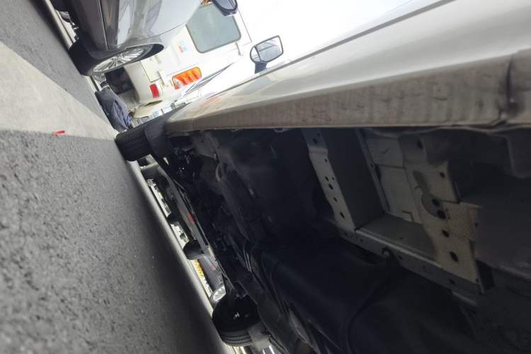 Used JMC Fushun 2023 2.0T Manual Mid-axle Mid-roof Commercial Multi-purpose 6-Seater Passenger Vehicle Chassis Rear Left