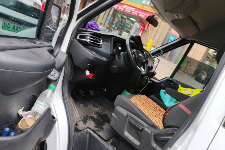 Used JMC Fushun 2023 2.0T Manual Short-Wheelbase Mid-Top Commercial Multi-Purpose 6-Seater Passenger Vehicle Driver Seat