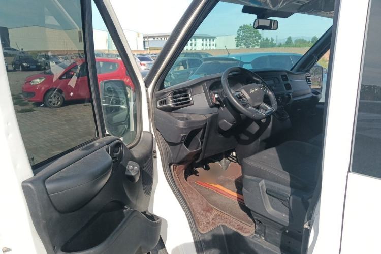 Used JMC Fushun 2023 2.0T Manual Short-Wheelbase Mid-Top Commercial Multi-Purpose 6-Seater Passenger Vehicle Driver Seat
