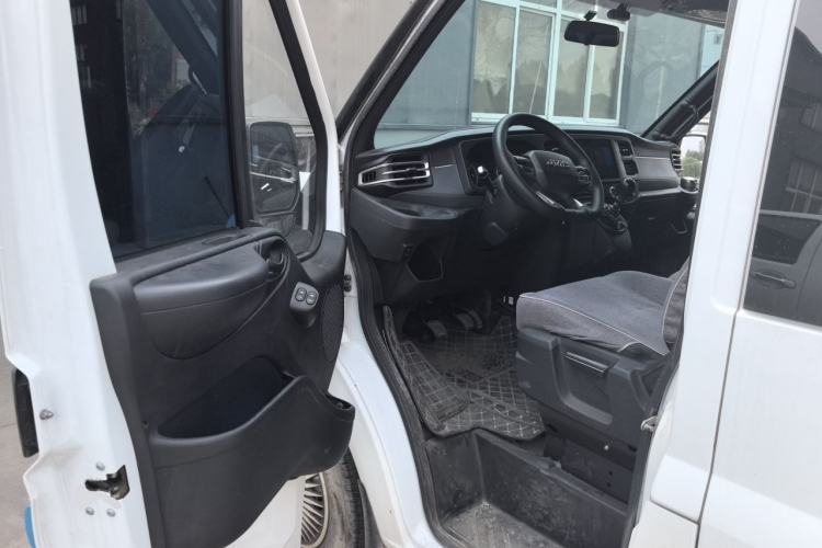 Used JMC Fushun 2023 2.0T Manual Short-Wheelbase Mid-Top Commercial Multi-Purpose 6-Seater Passenger Vehicle Driver Seat