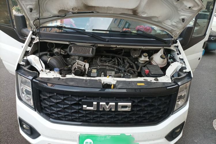 Used JMC Fushun 2023 2.0T Automatic Mid-Range High-Roof Commercial Multi-Purpose Passenger Vehicle with 6 Seats Engine Bay
