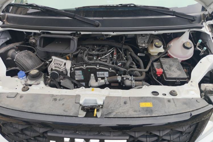 Used JMC Fushun 2023 2.0T Automatic Short-Wheelbase Mid-to-High Roof Commercial & Multi-Purpose Passenger Vehicle 6 Seats Engine Bay