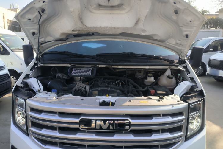 Used JMC Fushun 2023 2.0T Automatic Mid-axle Mid-roof Business-Class 9-Seater Engine Bay