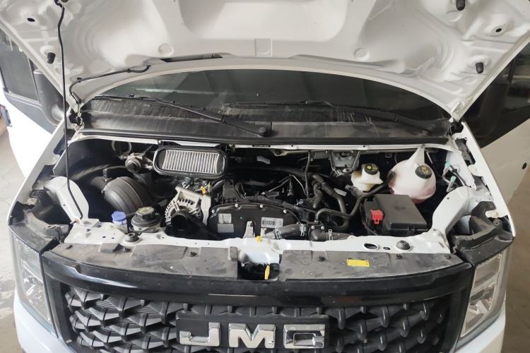 Used JMC Fushun 2023 2.0T Automatic Short-Wheelbase Low-Roof Commercial & Multi-Purpose Passenger Vehicle 6-Seater with Dual-Opening Tailgate Engine Bay