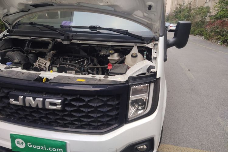 Used JMC Fushun 2023 2.0T Manual Mid-Drive Mid-Roof Commercial Multi-Purpose 7-Seater Passenger Vehicle Engine Bay Left
