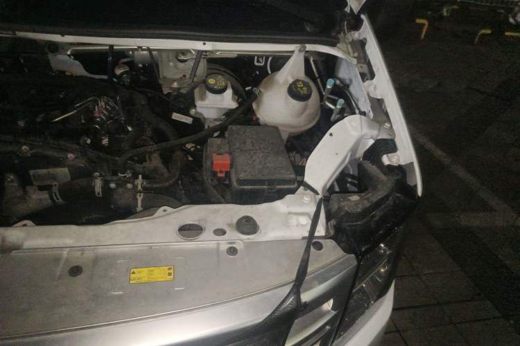 Used JMC Fushun 2023 2.0T Manual Mid-axle Mid-roof Business-Class 9-Seater (Non-Commercial) Engine Bay Left