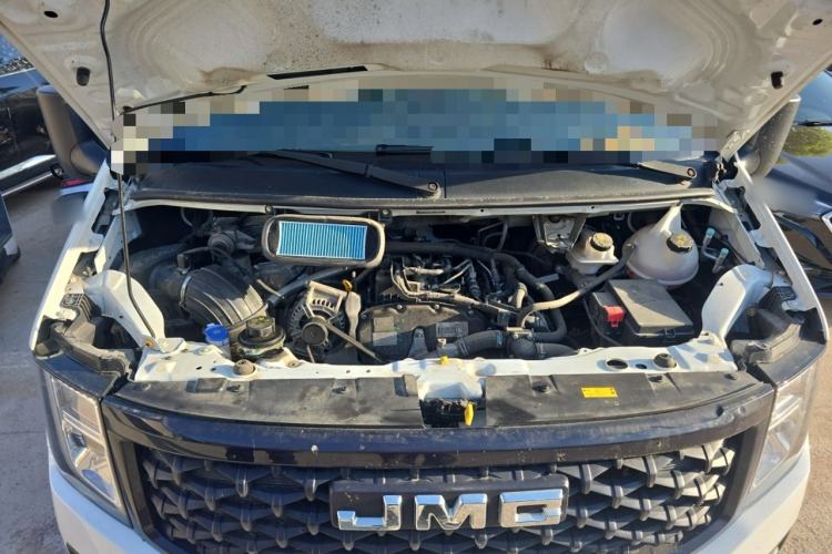 Used JMC Fushun 2023 2.0T Manual Short Wheelbase Mid-Height Passenger Version Business-Class 7-Seater (Non-Commercial) Engine Bay
