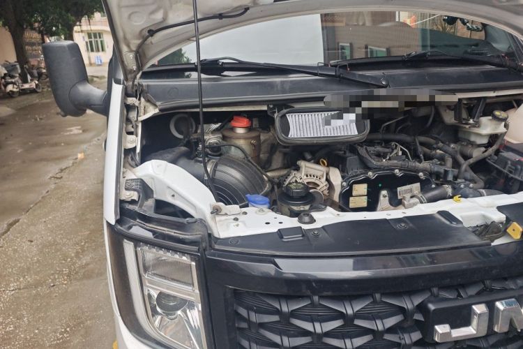 Used JMC Fushun 2023 2.0T Manual Diesel Long-Wheelbase High-Roof Business Van with Dual Rear Tires 6–9 Seats Engine Bay Right