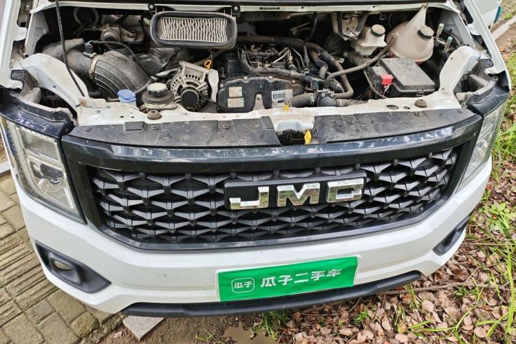 Used JMC Fushun 2023 2.0T Manual Short-Wheelbase Low-Roof Commercial Multi-Purpose Passenger Vehicle 6 Seats with Dual-Opening Tailgate Engine Bay
