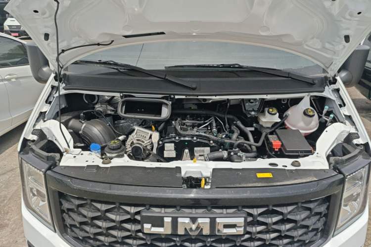 Used JMC Fushun 2023 2.0T Automatic Short-Wheelbase Low-Roof Commercial & Multi-Purpose Passenger Vehicle 6-Seater with Dual-Opening Tailgate Engine Bay