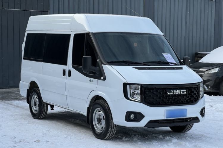 Used JMC Fushun 2023 2.0T Automatic Short-Wheelbase Mid-Top Commercial Multi-Purpose 6-Seater Passenger Vehicle Exterior 2