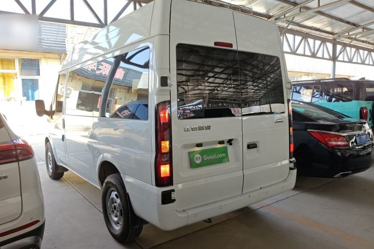 Used JMC Fushun 2023 2.0T Automatic Short-Wheelbase Mid-Top Commercial Multi-Purpose 6-Seater Passenger Vehicle Exterior 2