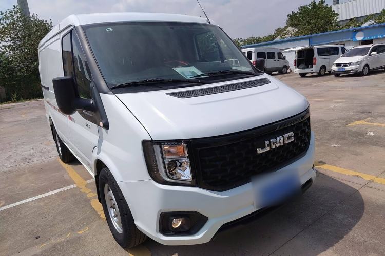 Used JMC Fushun 2023 2.0T Automatic Short-Wheelbase Low-Roof Commercial Van 2/3 Seats with Dual-Opening Tailgate Exterior 2
