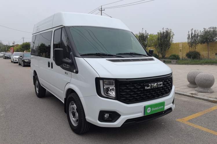 Used JMC Fushun 2023 2.0T Manual Short-Wheelbase Mid-Height Commercial Multi-Purpose 5-Seater Passenger Vehicle Exterior 2
