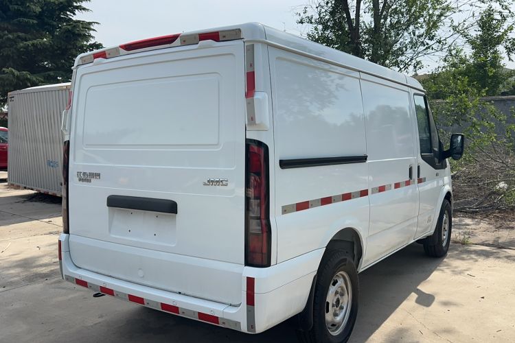 Used JMC Fushun 2023 2.0T Manual Short-Wheelbase Low-Roof Commercial Van 2/3 Seats with Lift-Up Tailgate Exterior 3