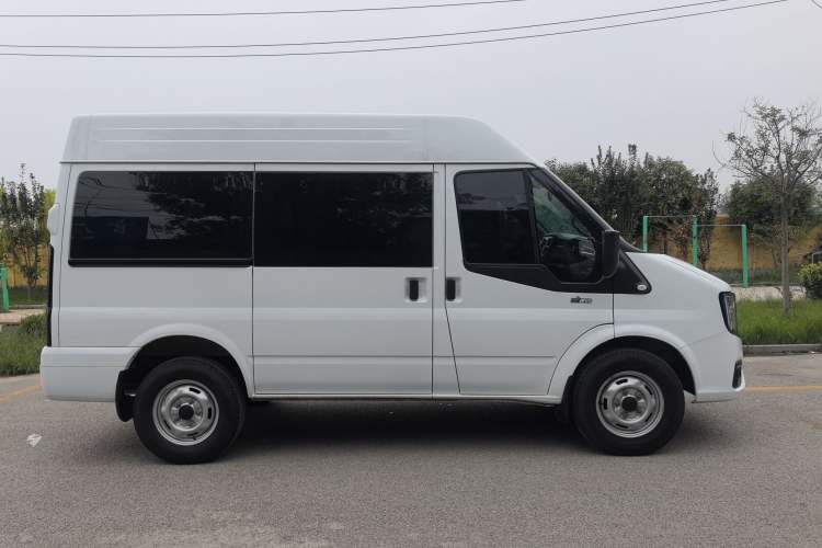 Used JMC Fushun 2023 2.0T Manual Short-Wheelbase Mid-Height Commercial Multi-Purpose 5-Seater Passenger Vehicle Exterior 3