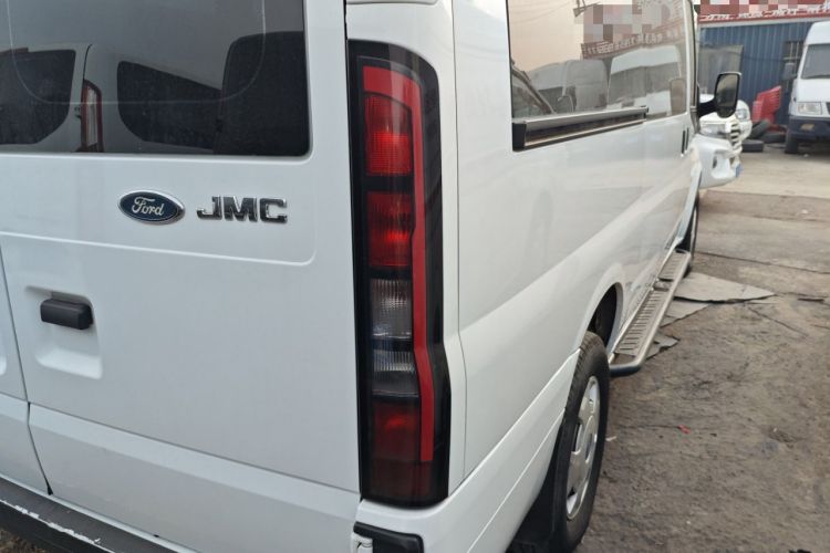 Used JMC Fushun 2023 2.0T Automatic Mid-Range High-Roof Commercial Multi-Purpose 7-Seater Passenger Vehicle Exterior 3