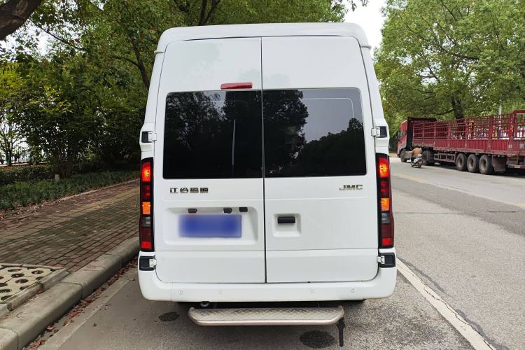 Used JMC Fushun 2023 2.0T Automatic Mid-Range High-Roof Commercial Multi-Purpose 7-Seater Passenger Vehicle Exterior 4
