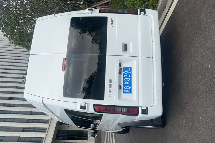 Used JMC Fushun 2023 2.0T Manual Diesel Long-Wheelbase High-Roof Business Van with Dual Rear Tires 6–9 Seats Exterior 4